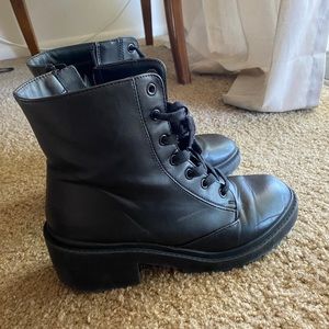 Rubber Sole Black Combat Boot with Zipper 2-inch